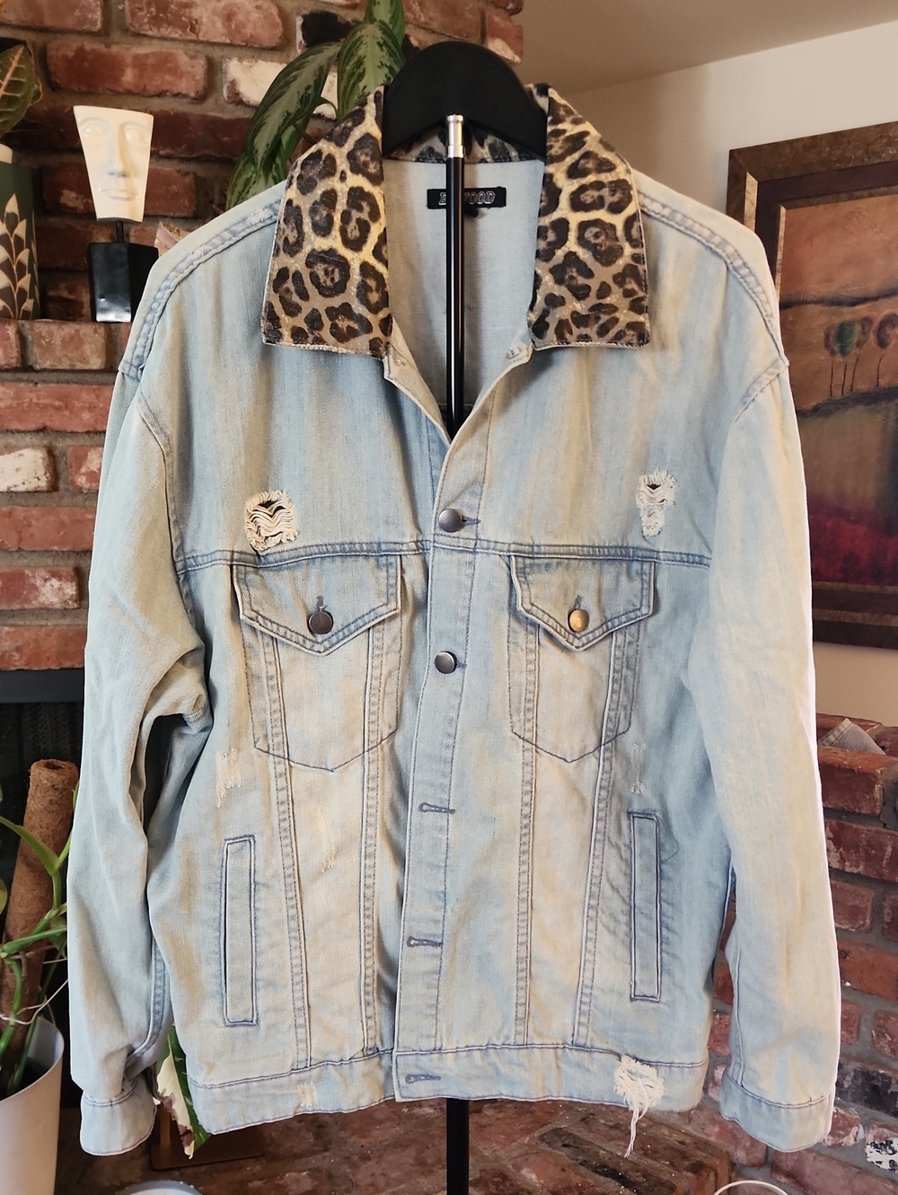 Elwood Light Wash Distressed Denim Jacket Leopard Collar Grunge Y2K